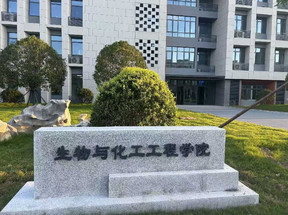 会理市扬州职业大学体育场高杆灯项目